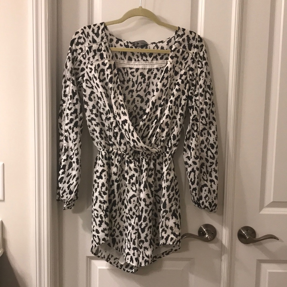 Nordstrom black/white leopard long sleeved romper